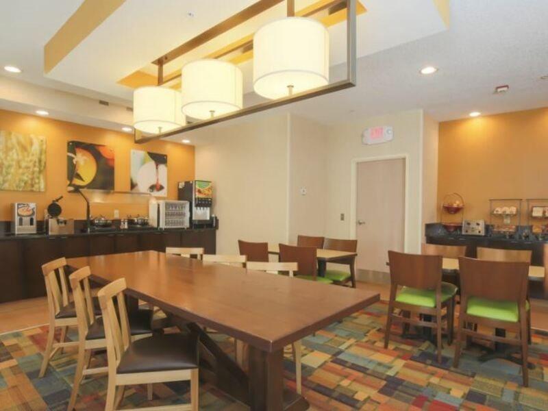 Baymont By Wyndham Tulsa Hotel Eksteriør billede